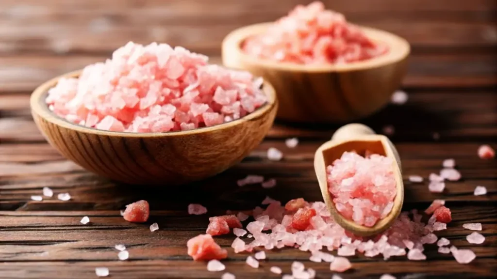 Pink Salt Recipe for Weight Loss using Himalayan salt crystals in wooden bowls