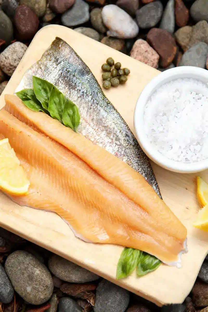 Rainbow trout taste like raw fillet with lemon and herbs